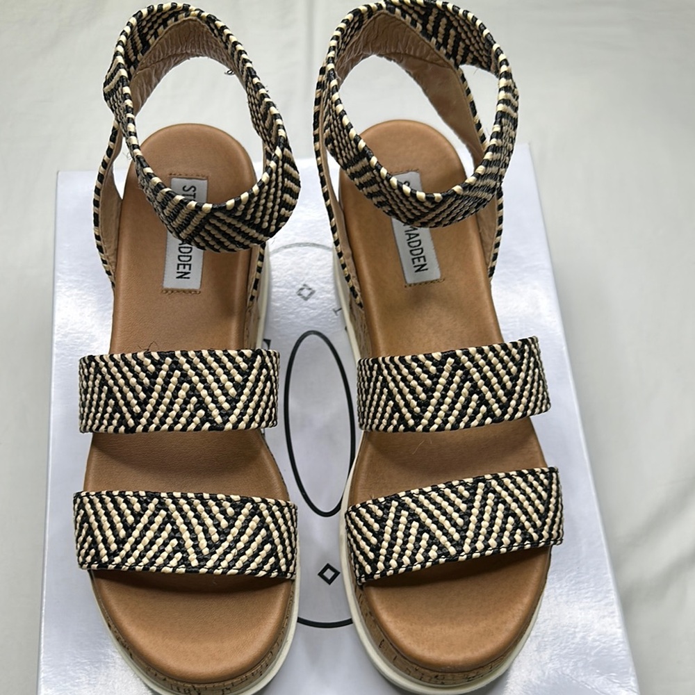 Steve Madden Black and Cream Platform Sandals